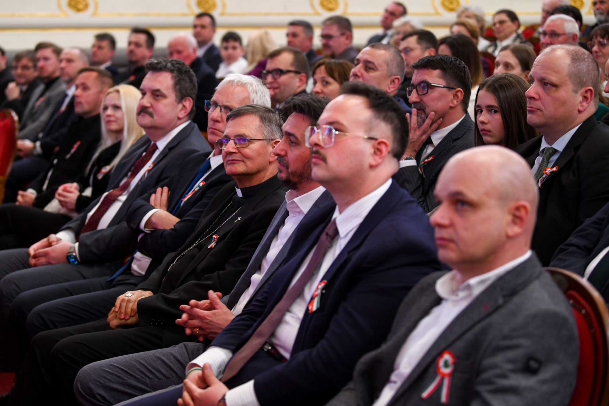 Együtt ünnepeltek.