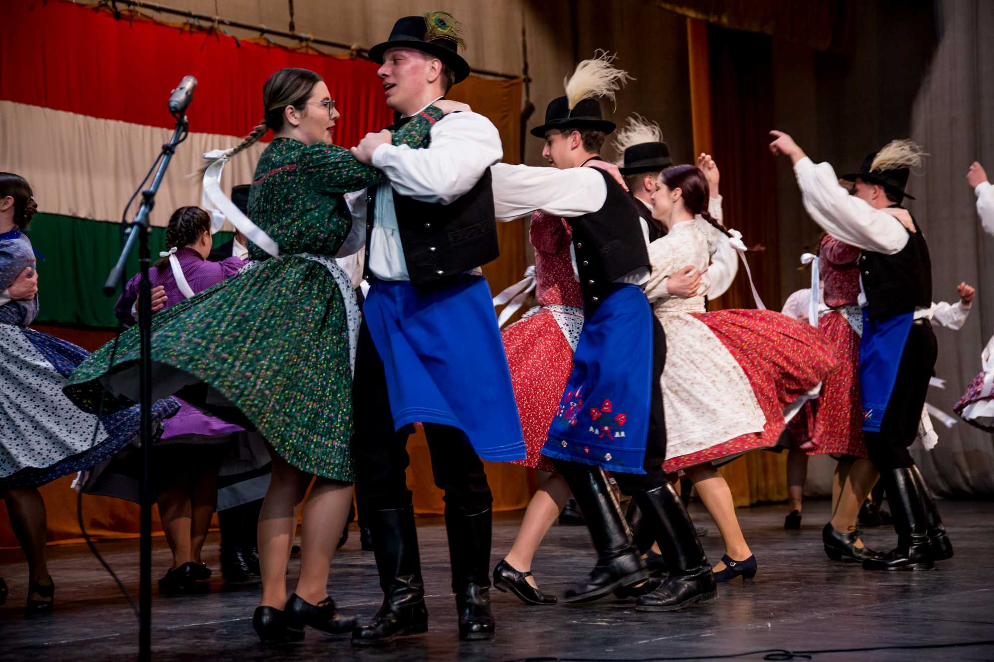 Fiatalok táncoltak a Művelődési Házban