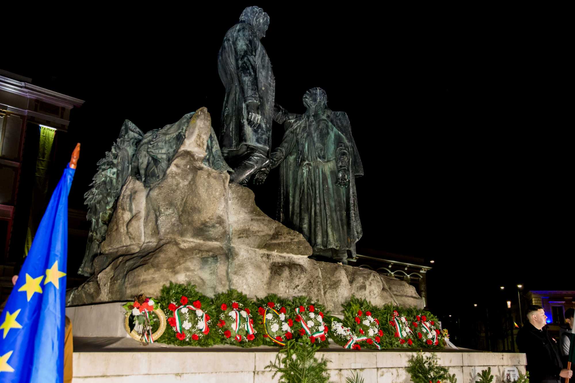 Koszorúzással ért véget az ünnep.