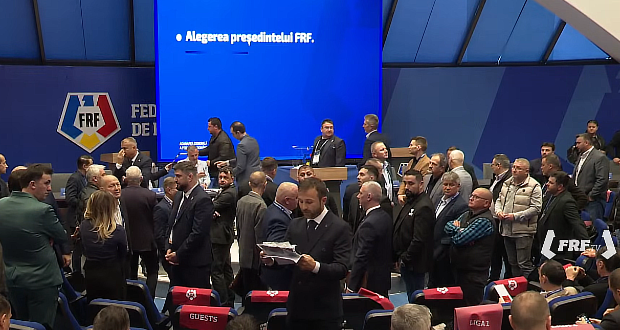 Elnémították. Ilie Drăgan nem szólalhatott fel. Már javában szavaztak amikor mégis megpróbálta felolvasni a beszédét az érdektelen FRF-tagoknak | Fotó: képernyőmentés