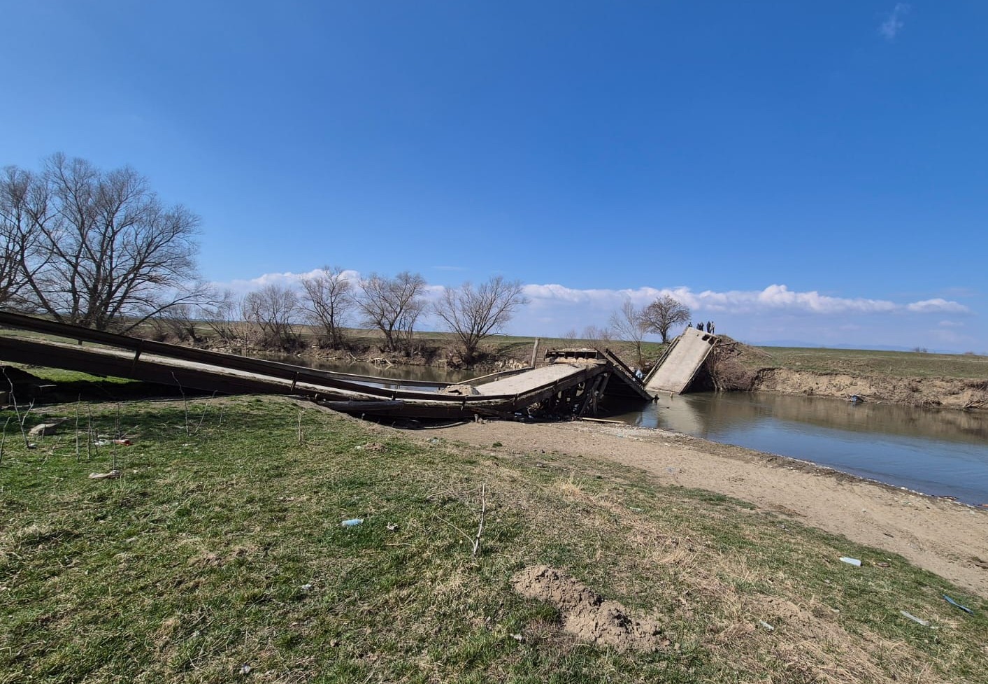Ismert volt, hogy a híd rossz állapotban van | Fotók: Kovászna Megyei Rendőr-főkapitányság