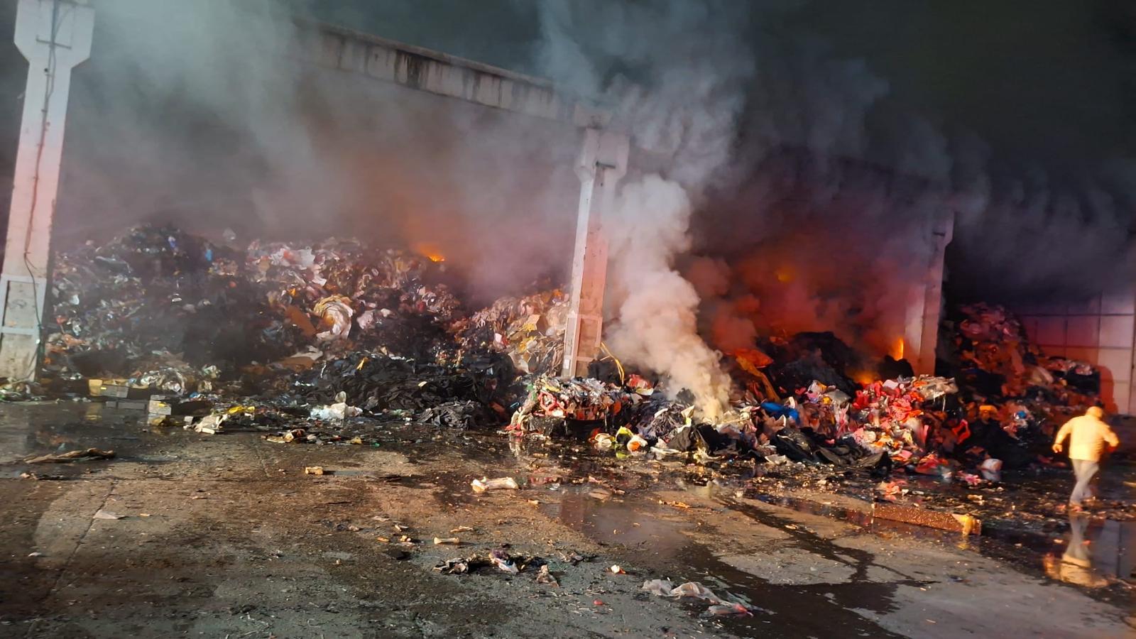 Szerda reggelre eloltották a tüzet. 