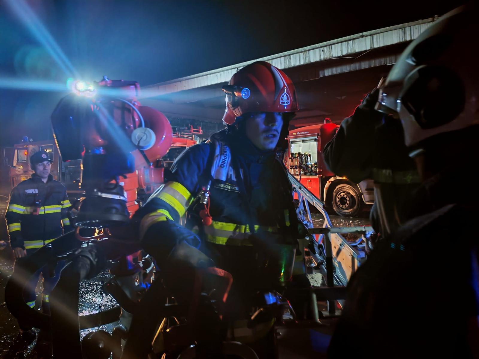 Négy tűzoltó egység avatkozott be. 