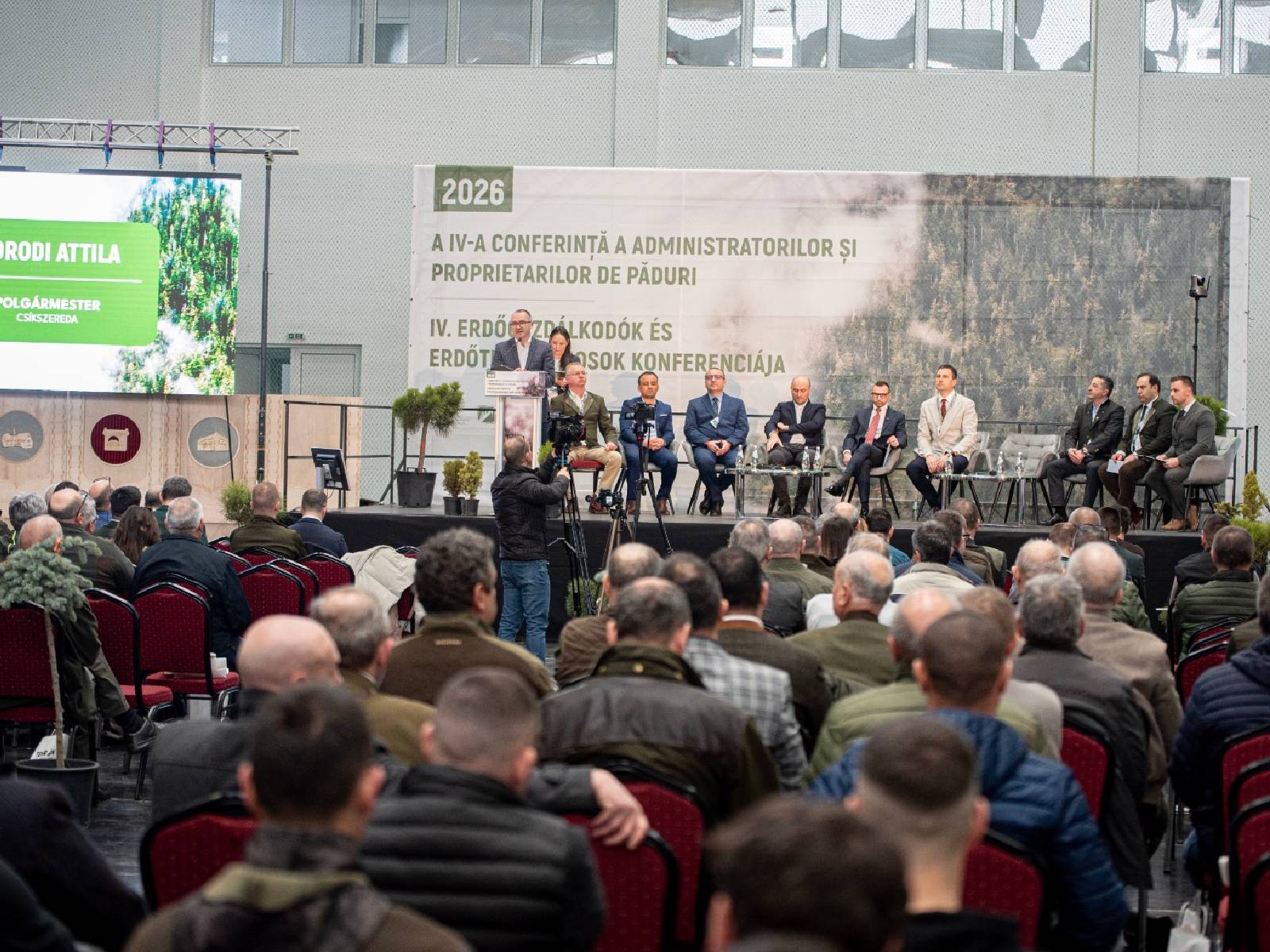 Korodi Attila köszöntötte elsőként a jelenlévőket | Fotó: Hargita Megye Tanácsa