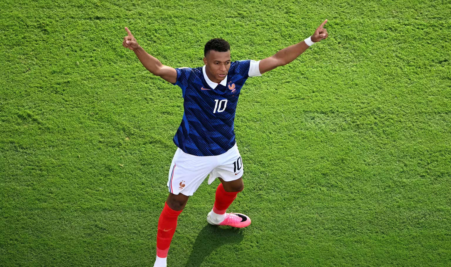 Kylian Mbappé hat gólnál tart a vb-n. | Fotó. fifa.com