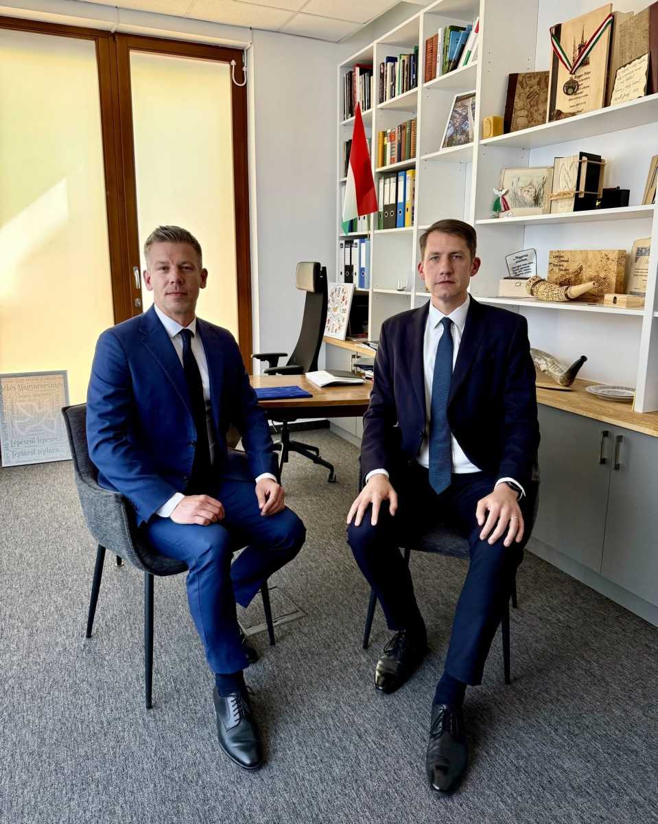 Magyar Péter fogadja Pásztor Bálintot április 24-én l Fotó: Facebook