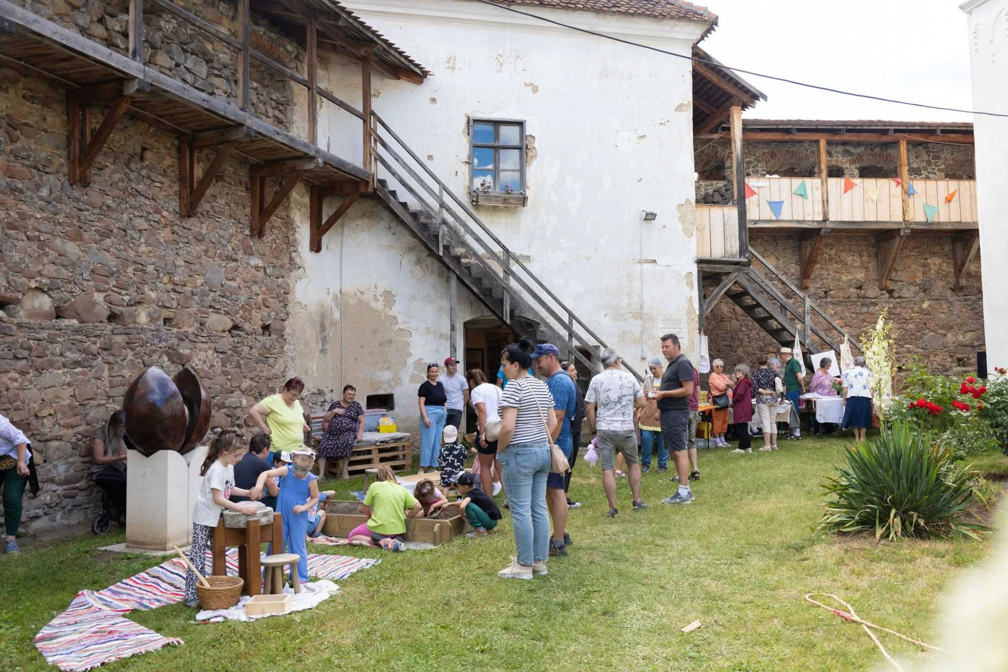 Mindenkire gondolnak
