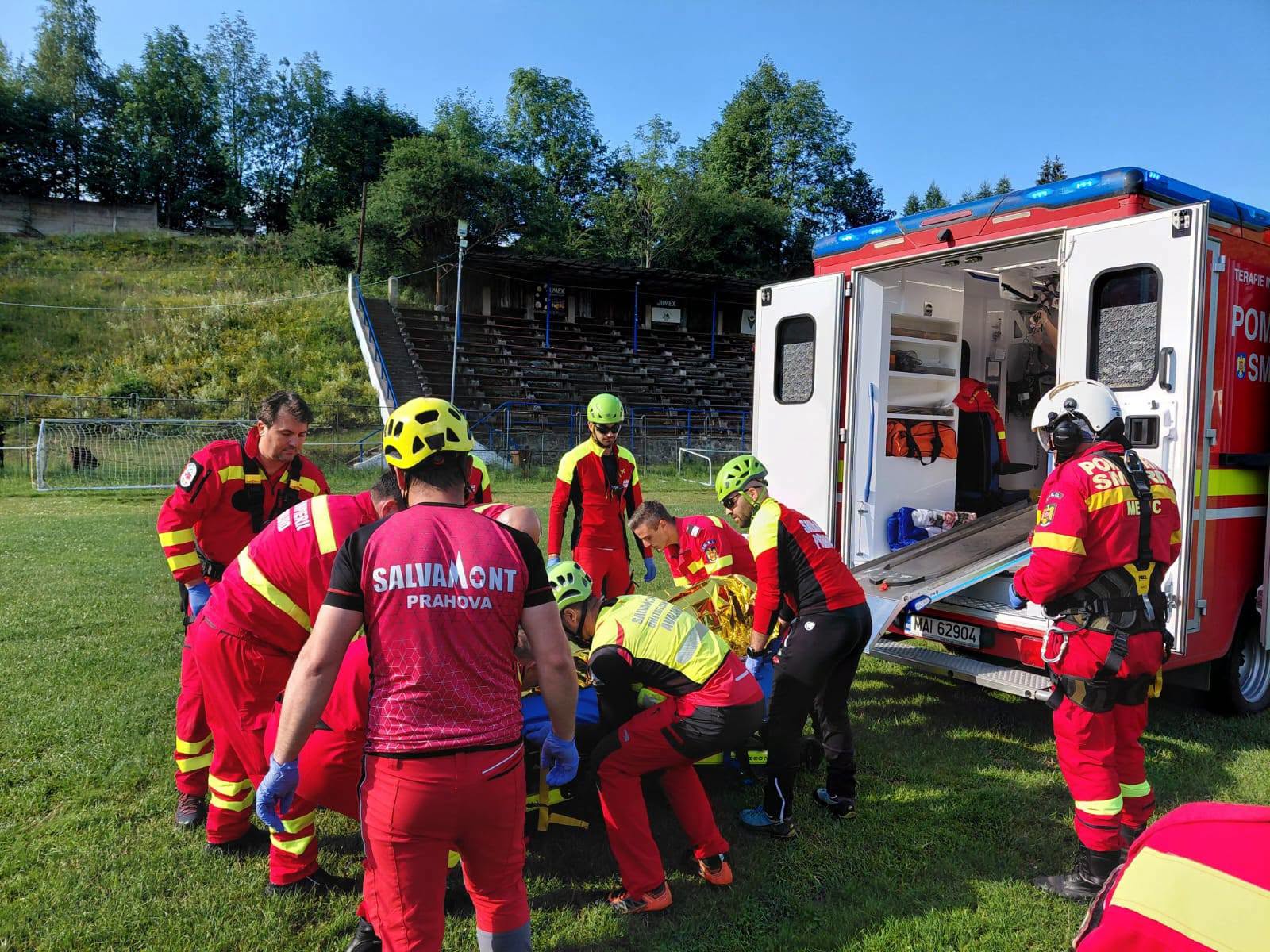 Mind a négyen lezuhantak a sziklákra. | Fotó: katasztrófavédelem