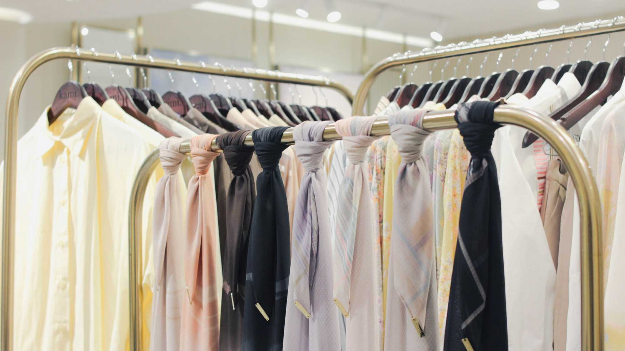 Már nem is fast fashionről, hanem ultra fast fashinről beszélnek, ami miatt még több a fölöslegesen legyártott termék.