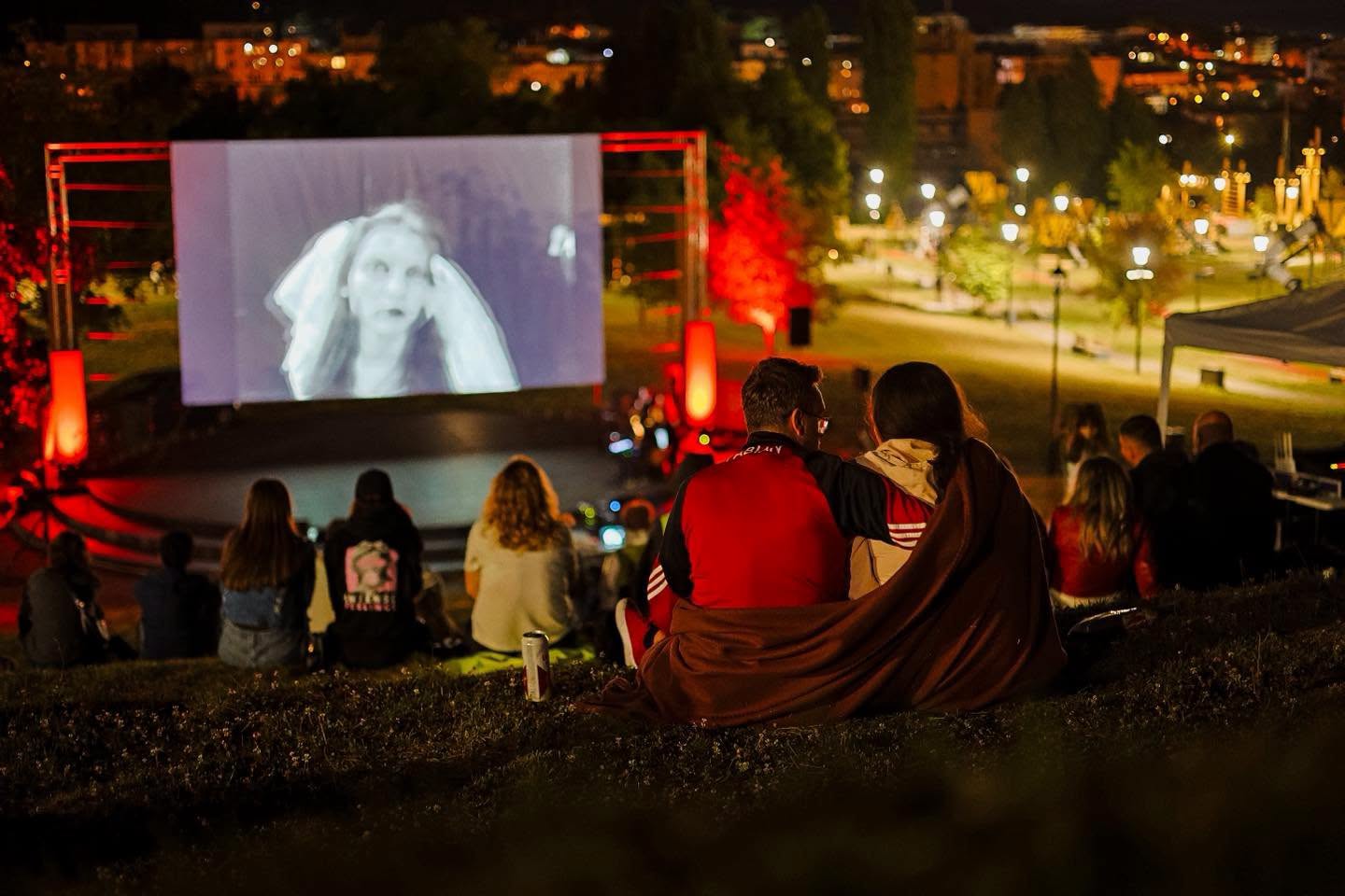 Élőzenével kísért szabadtéri filmvetítés a Cserealja parkban | Fotó: Demeter Róbert