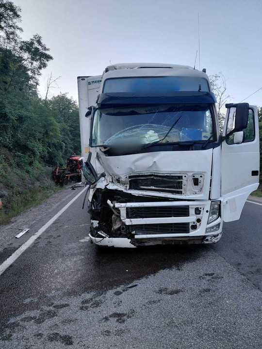 Az ütközésben két férfi sérült meg.