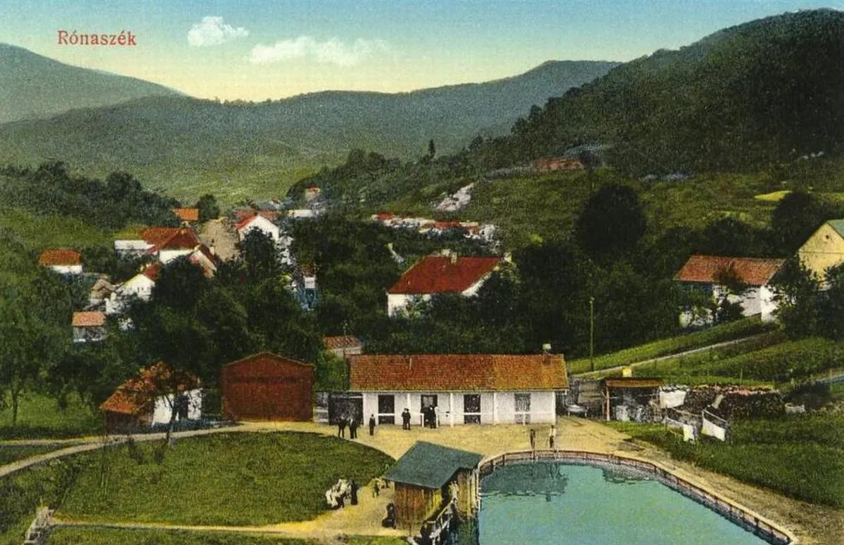 Nagy múltja van a rónaszéki fürdőnek. | Képeslap: Pethő Csongor gyűjteményéből.