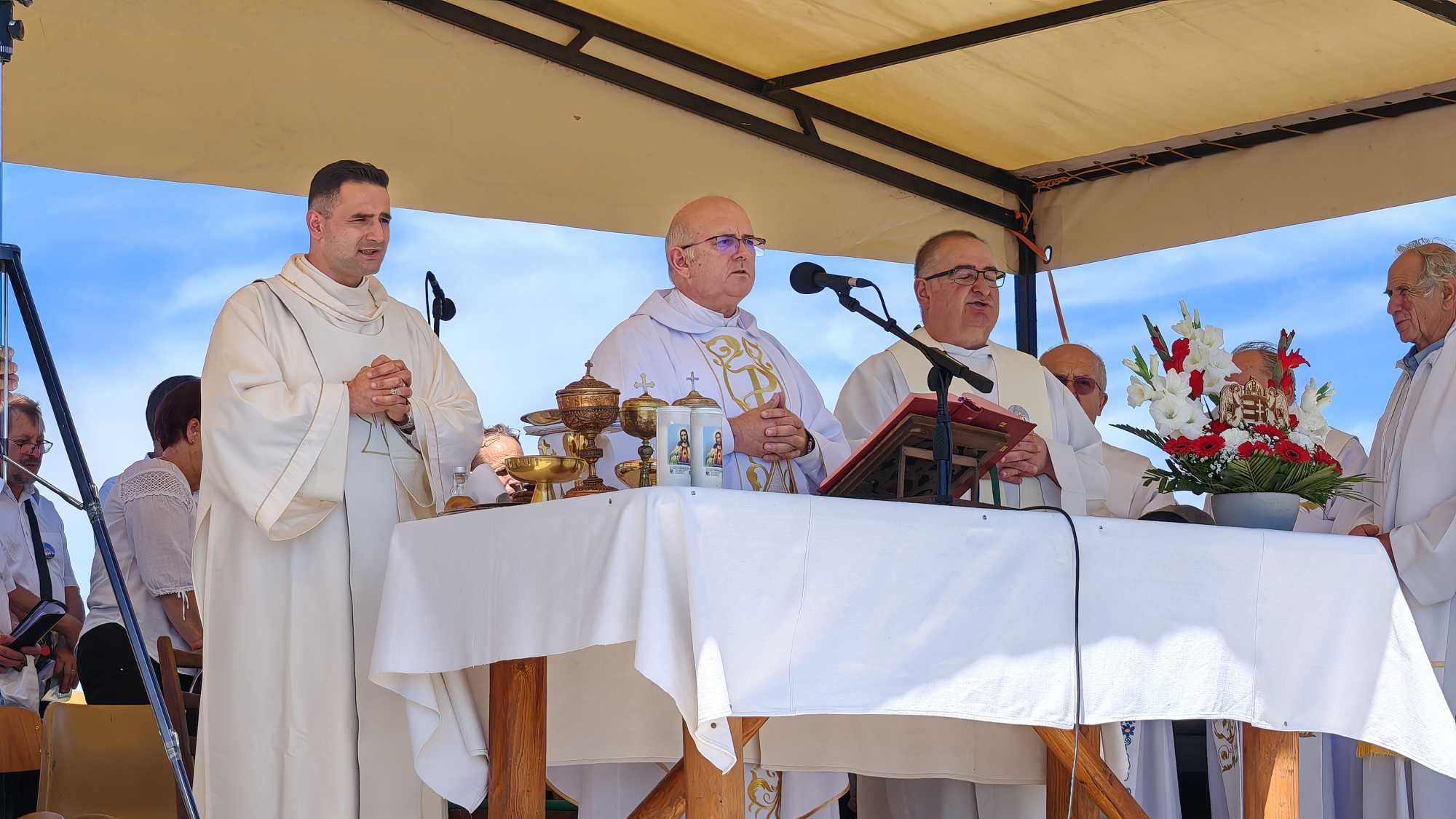A búcsús szentmise főcelebránsa Péter Arthur főesperes volt