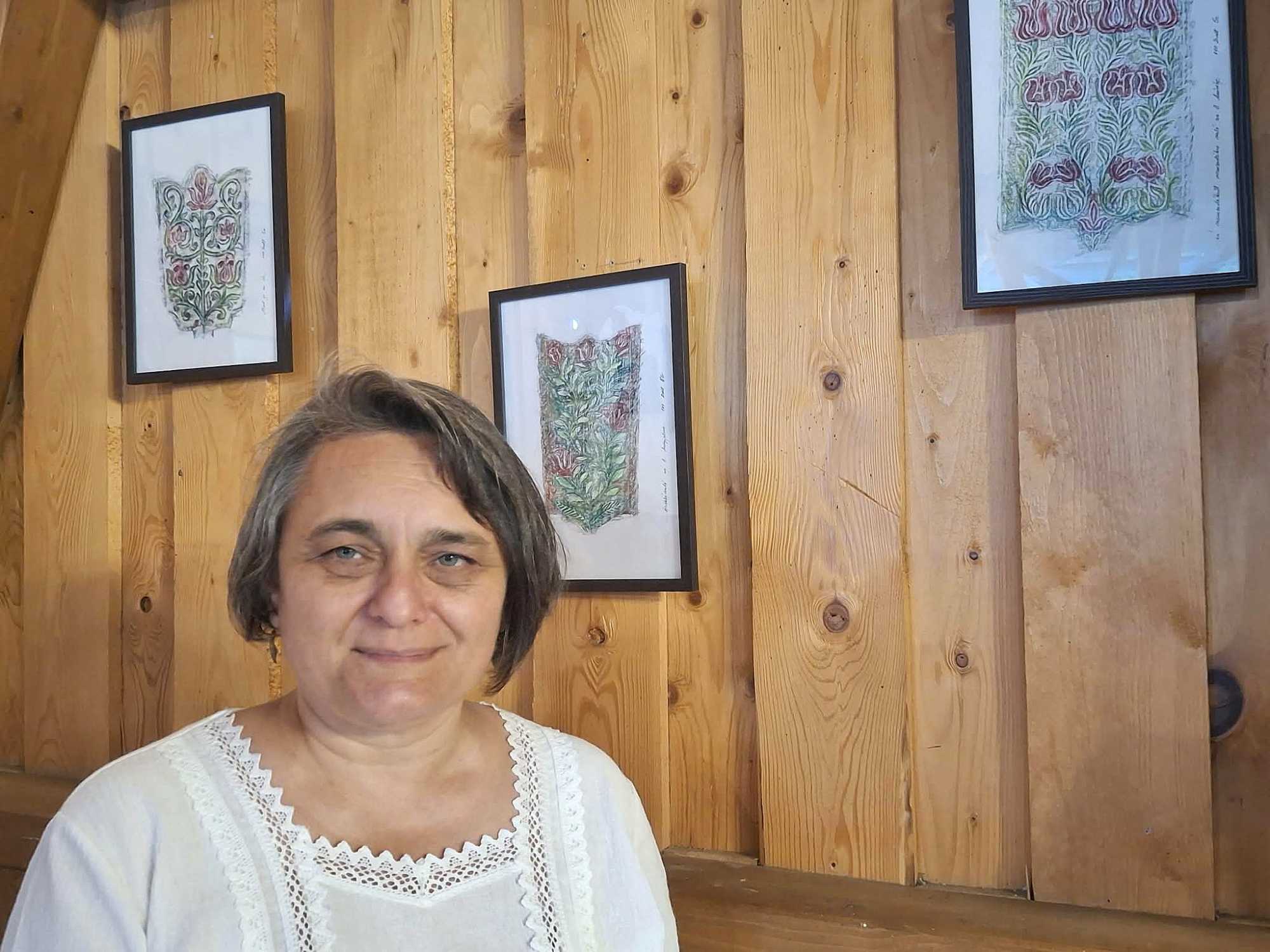 Borbándi Erika és alkotásai | Fotó: Basa Emese