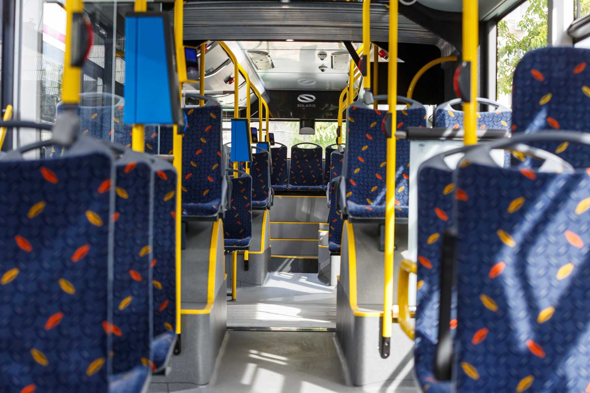 Az akadálymentesítés érdekében a buszok padlója alacsony.