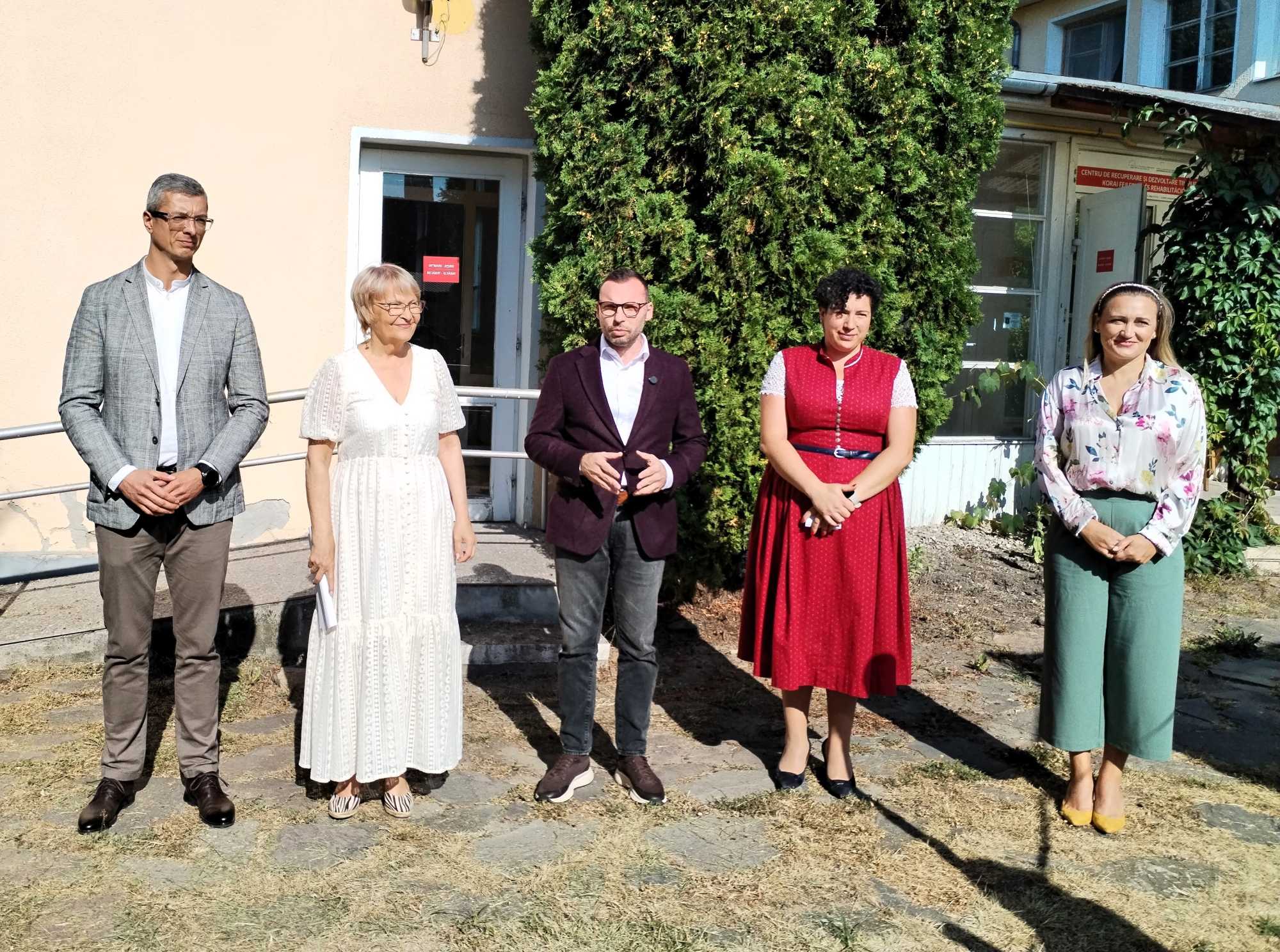 Stekbauer Zsombor, Konrád Judit, Bíró Barna Botond, Potyó Judit és Dobos Melinda. | Fotók: F.E.
