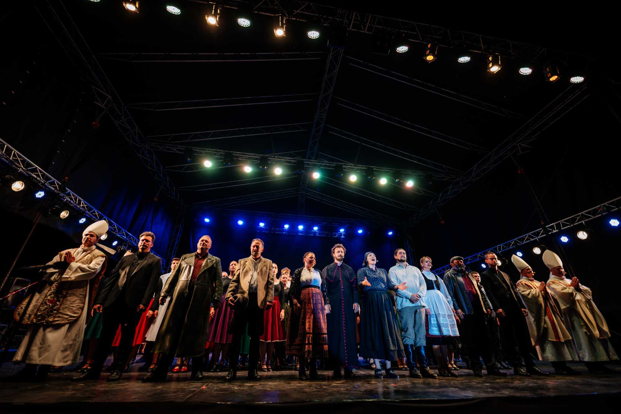 A folkopera összművészeti eszközeivel mutatták be a püspök életútját | Fotó: Ferencz Attila