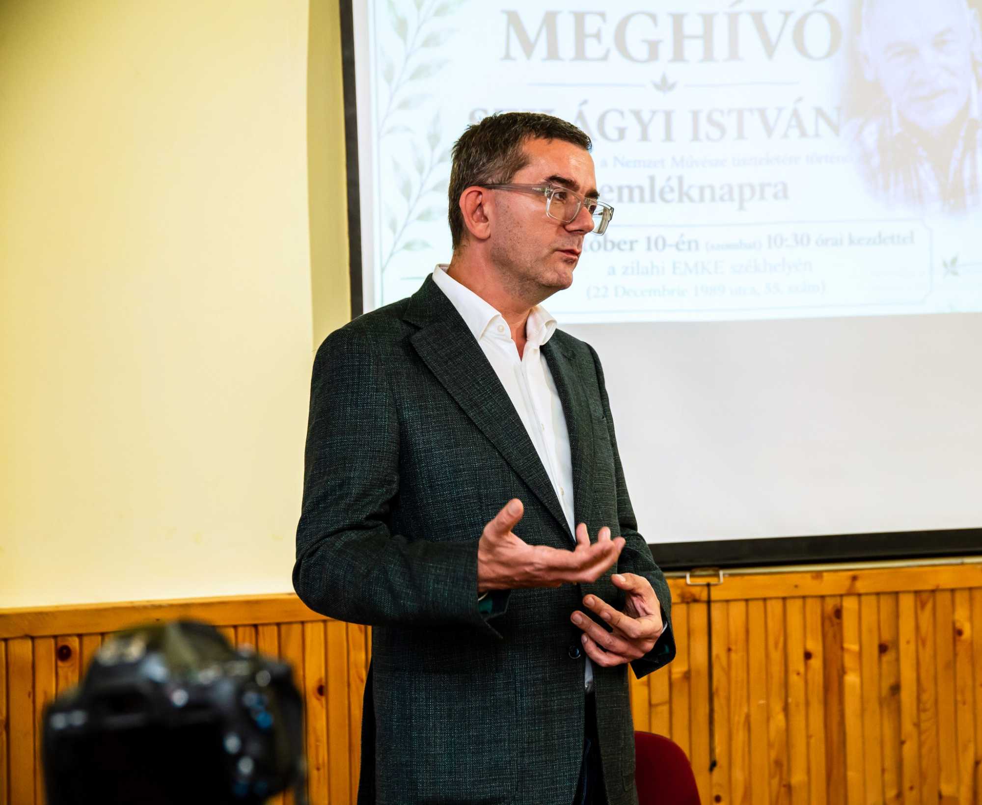 Karácsonyi Zsolt idézte fel az író életművét