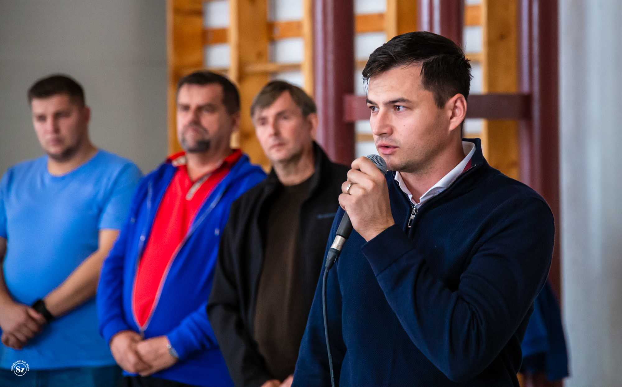 Tóth Ádám meghatottan beszélt elhunyt édesapjáról és a közösség szeretetéről | Fotó: Kulcsár Mária