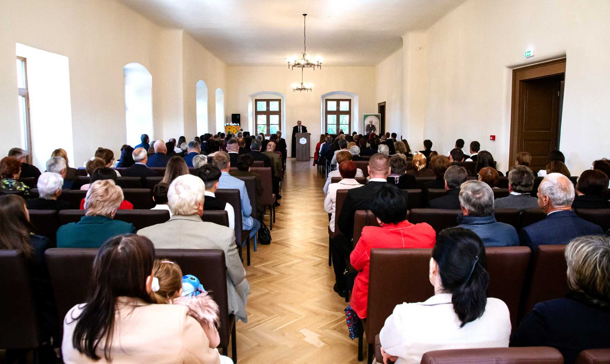 A istentisztelet a felújítás miatt nem a templomban tartották | Fotó: Kulcsár Mária