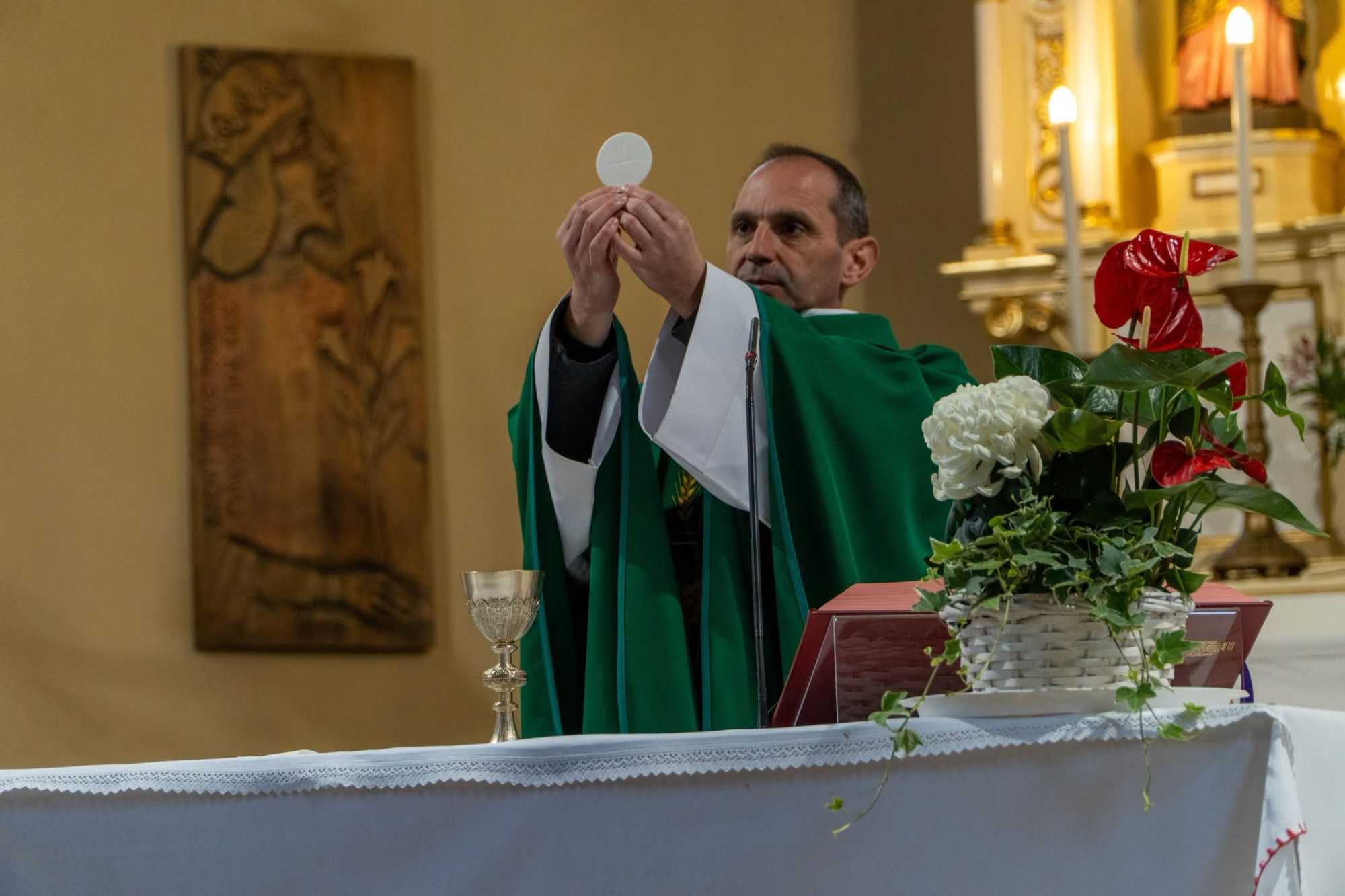 Szecsete Zoltán plébános celebrálta a szentmisét | Fotók: Ilyés Botond