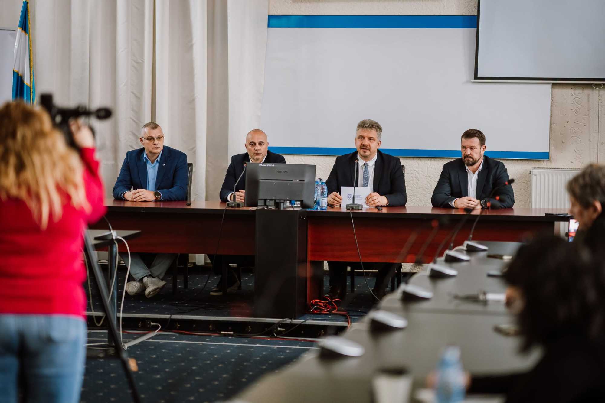 Benedek Árpád Csaba, Nagy Attila Ferenc, Soós Zoltán és Gombos Csaba városmenedzser. | Fotó: Soós Zoltán Facebook oldala