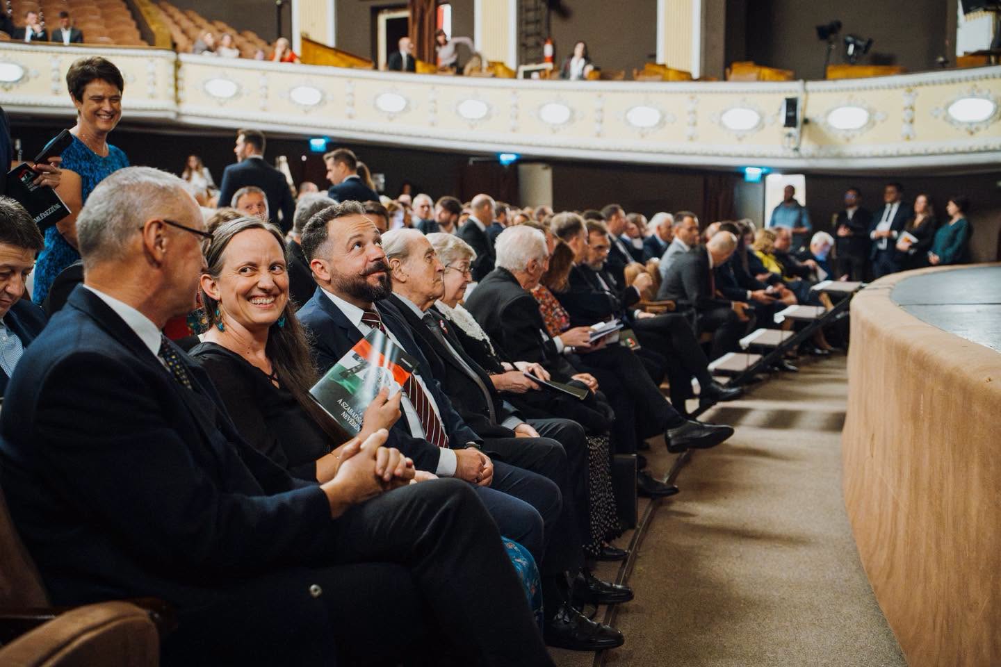 A hetvenedik évforduló alkalmából szervezett erdélyi eseménysorozat központi gáláját tartották Kolozsváron. | Fotó: Magyarország Kolozsvári Főkonzulátusa Facebook-oldala