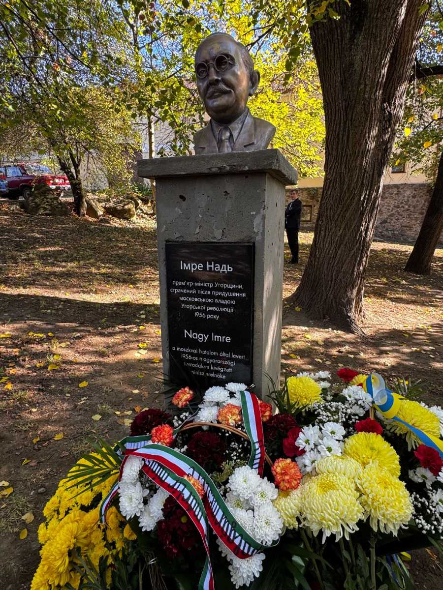 Nagy Imre szobra Ungváron l Fotó: Szabó Sándor/Kárpáti Igaz SZÓ