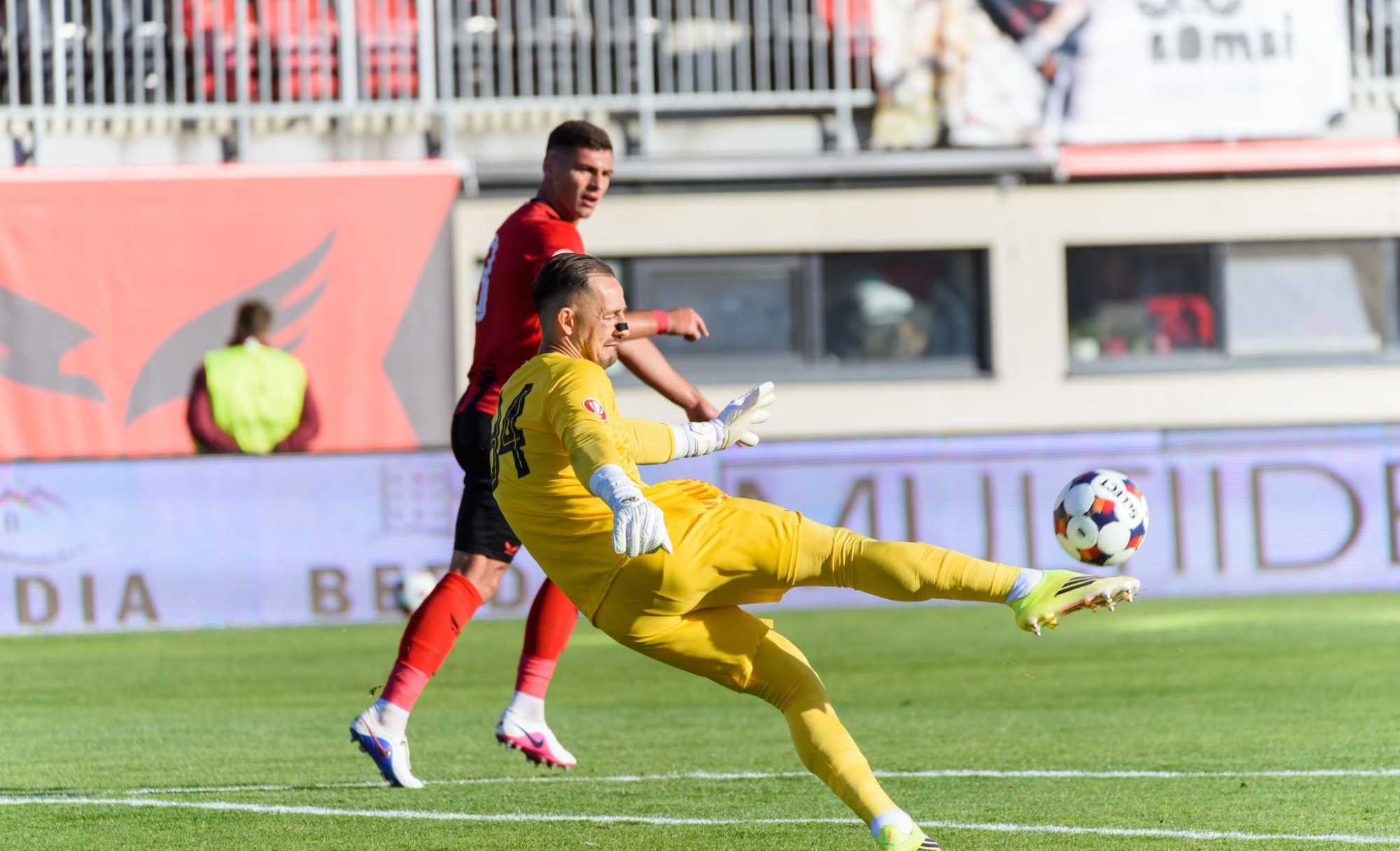 Papnak volt védenivalója | Fotó: Facebook/FK Csíkszereda