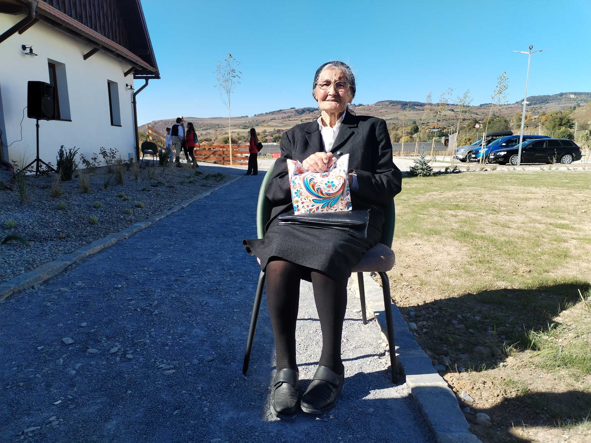 Az ünnepségen jelen volt Kányádi Sándor húga, Róza néni is.