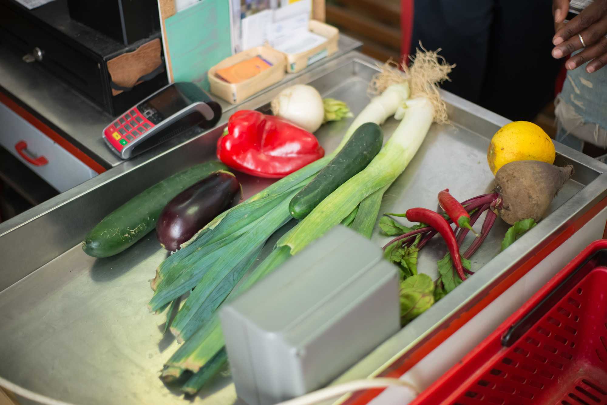 egy háztartás havonta átlagosan 1581 lejt, fogyasztási kiadásainak 32 százalékát költötte élelmiszerekre és az alkoholmentes italokra a második negyedévben. | Illusztráció | Fotó: Pexels