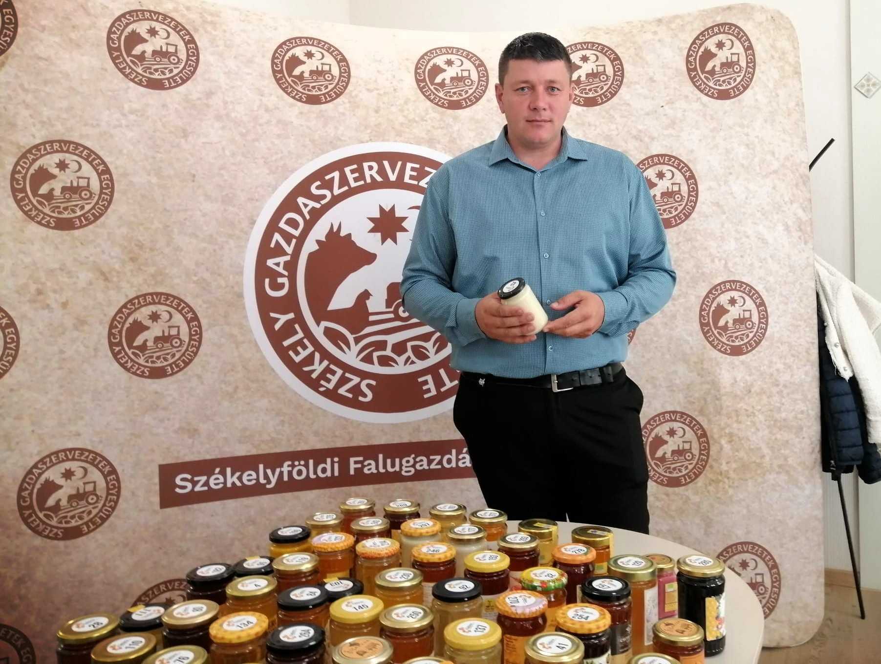 Hatos György programkoordinátor ismertette a bírálat folyamatát | Fotó: Létai Tibor