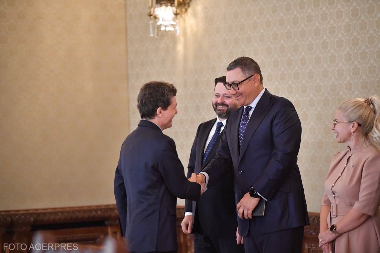 Az államfő és Victor Ponta | Fotó: Agerpres