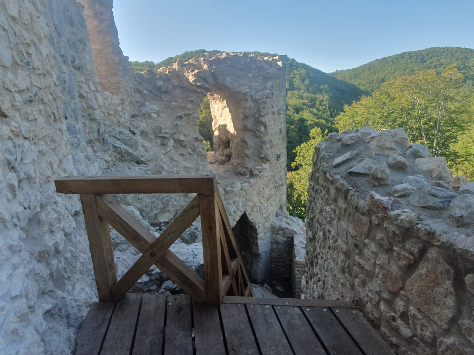 Romantikus látvány a vár jelenlegi állapotában | A szerző felvétele