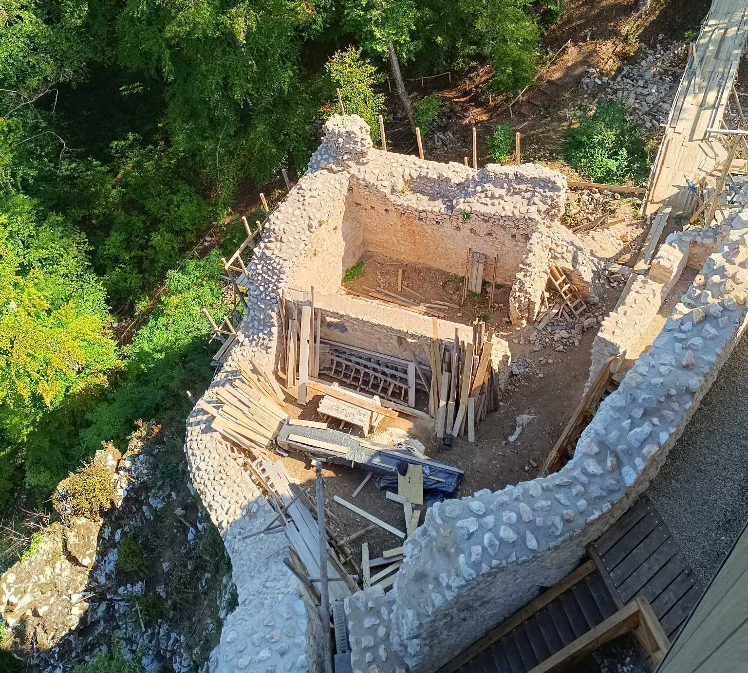 Építőtelep a várban | Fotó: Kovács Attila