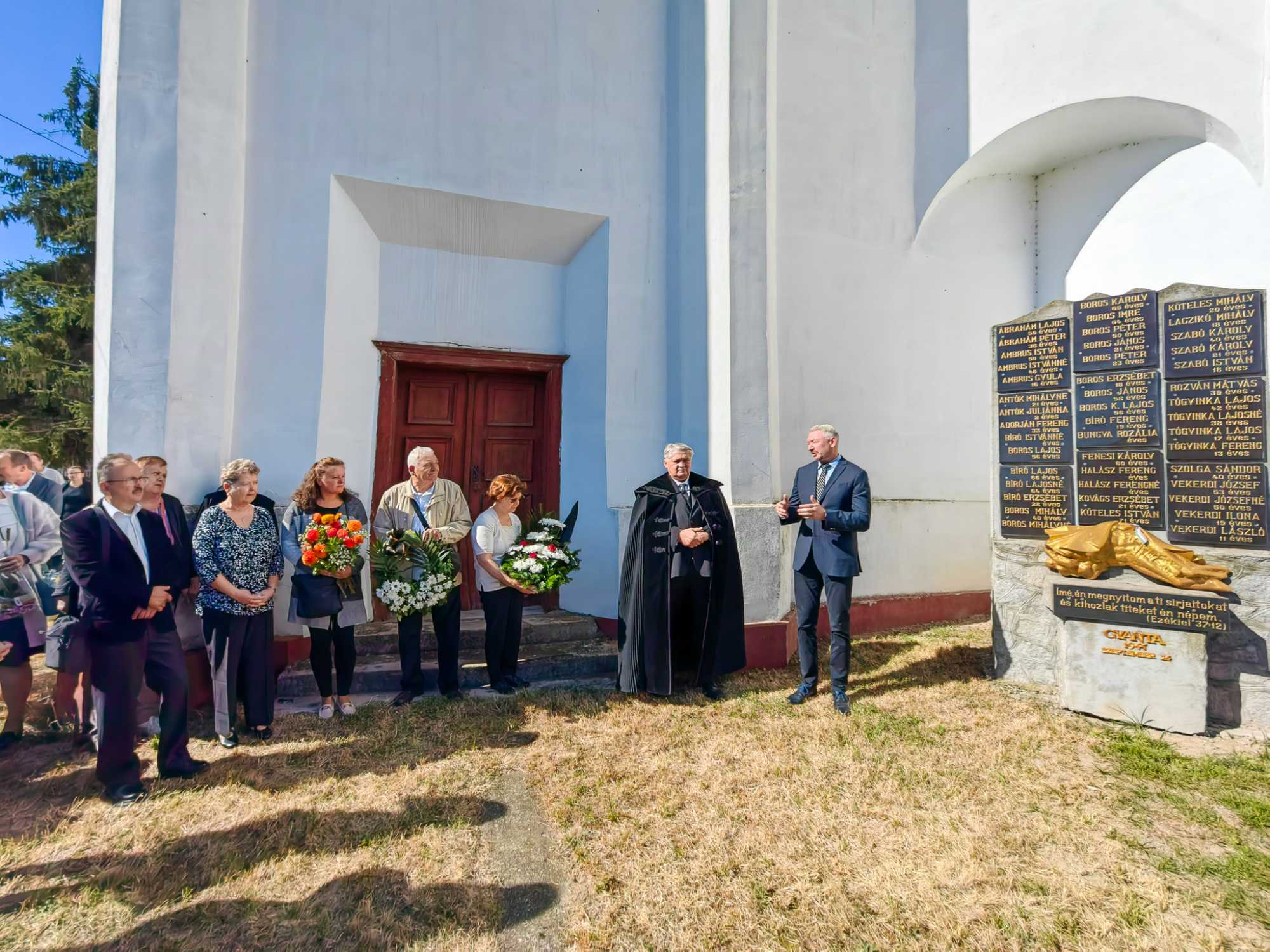 Megemlékezők, Soós József református lelkész és Borsi Imre Lóránt RMDSZ-es politikus. | Fotó: Borsi Balázs