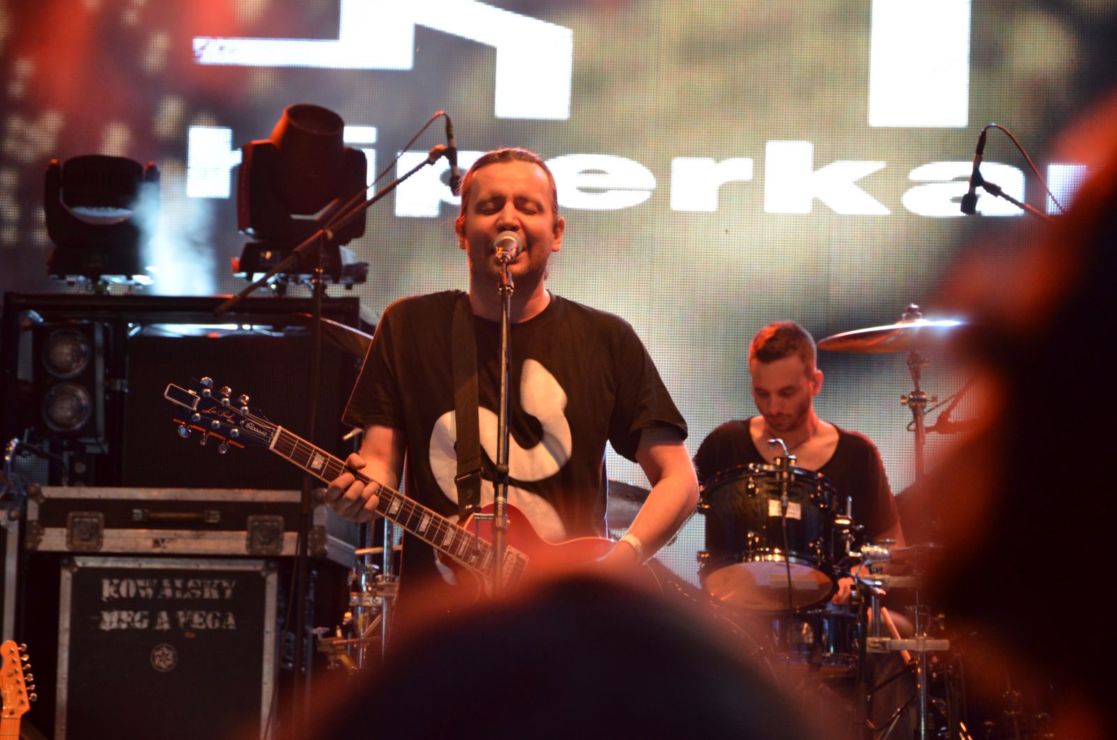 Bár lemezbemutató koncertként brandelték, a legfontosabb Hiperkarma dalok elhangzottak a szombat esti koncerten. 