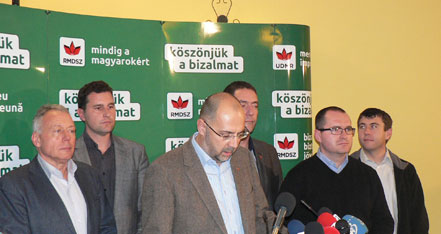 2012-szavazas valasztasi-kozpont Kelemen Hunor 07