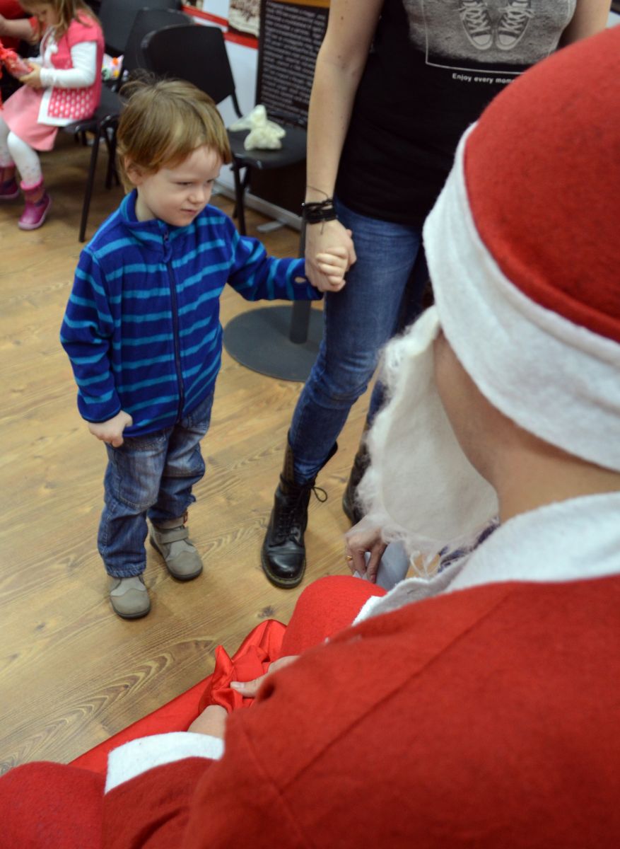 A szégyenlősebbeket szüleik is elkísérték