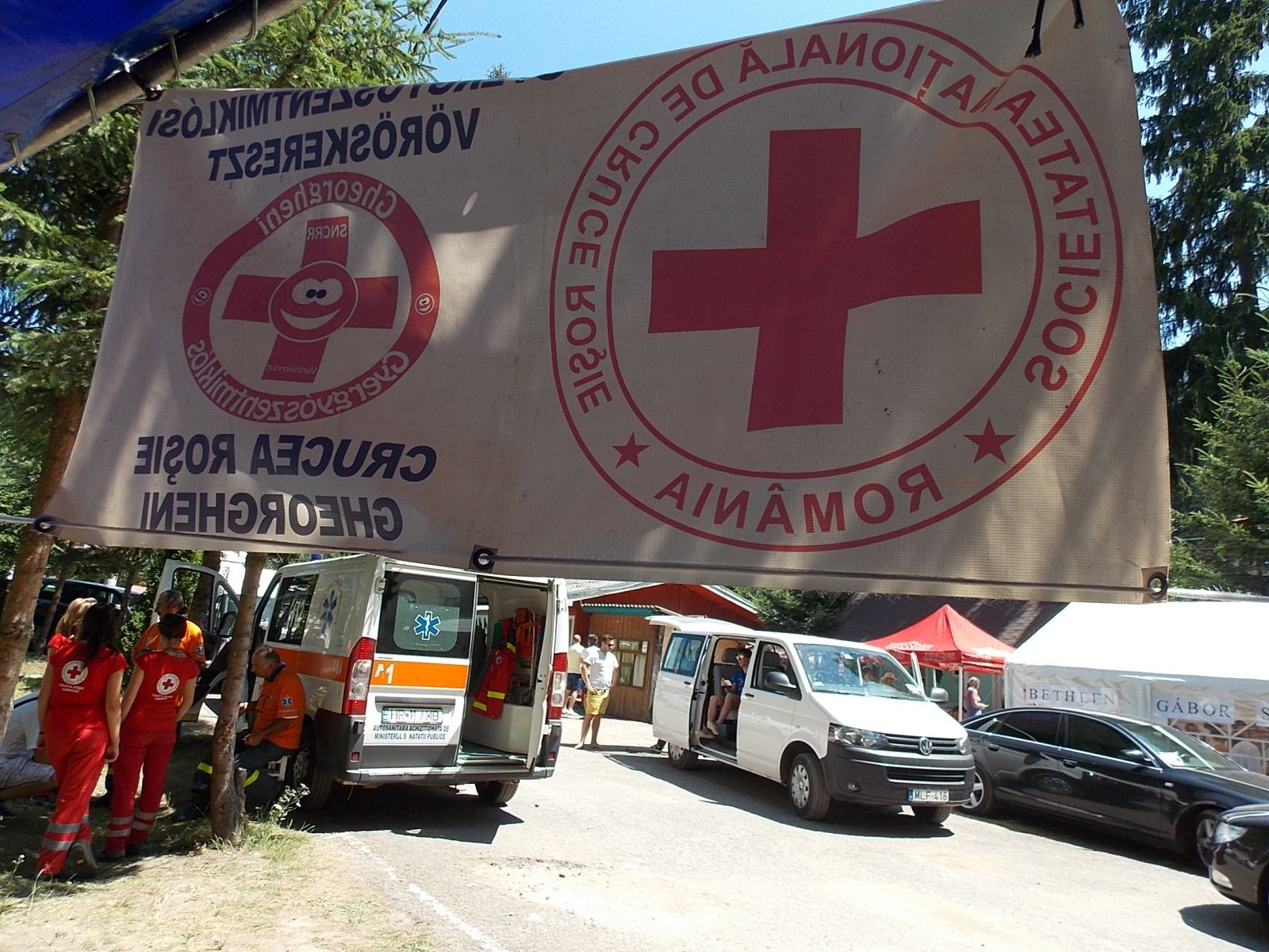 Idén is a Gyergyószentmiklósi Vöröskeresztesek (legújabb becenevükön a piros feszületesek) látják el az önkéntes egészségügyi szolgálatot, kiegészítve a Hargita Megyei Mentőszolgálat munkáját.