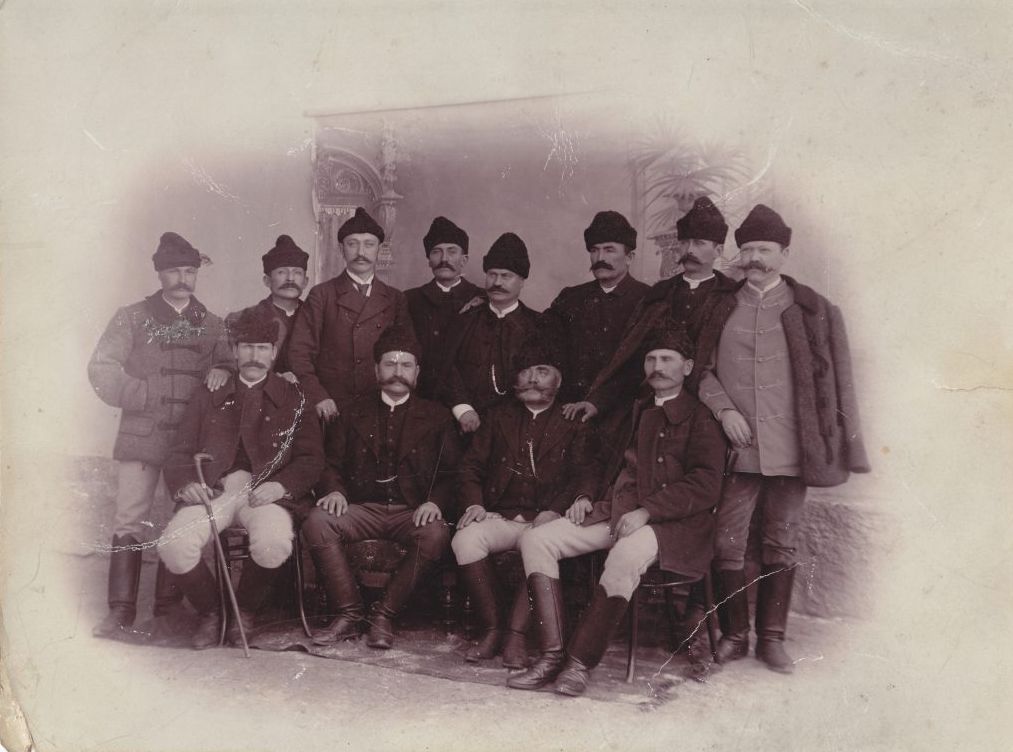 Községi elöljárók Gyergyószárhegyen, 1910-ben.
