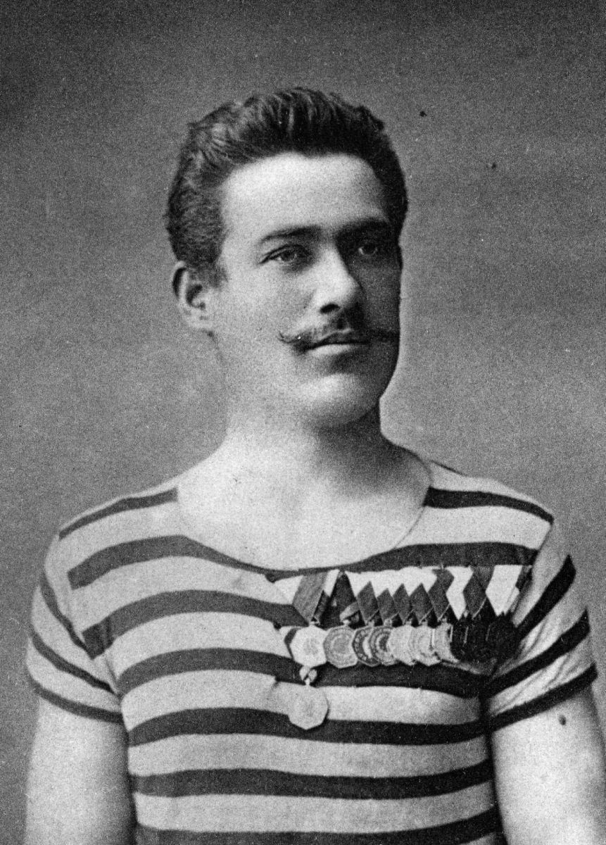 Borbély György, a Kolozsvári Atlétikai Club (KAC) első bajnoka. Az első, országos szinten is elismert kolozsvári sportoló, aki a középtávfutás mellett kerékpározott, de hosszú távú gyalogló-versenyeken is remek eredményeket ért el. 1889-ben magaskerekű kerékpáron elbiciklizett a párizsi világkiállításra, hogy megnézze az Eiffel tornyot. Június 25-én indult Tordáról, és 4271 kilométer megtétele után, augusztus 4-én visszatért Kolozsvárra.
