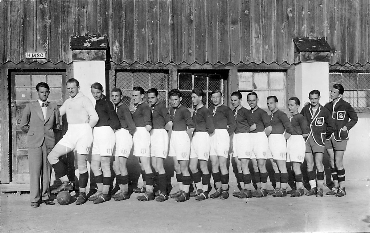 A kolozsvári kerületi labdarúgó-bajnokság 1933-as győztese, a Kolozsvári Atlétikai Club. A KAC a CFR, a KMSC, a Haggibor és a Fellegvár csapatát előzte meg a táblázaton. (Fotó: Szathmári Elek hagyatéka)