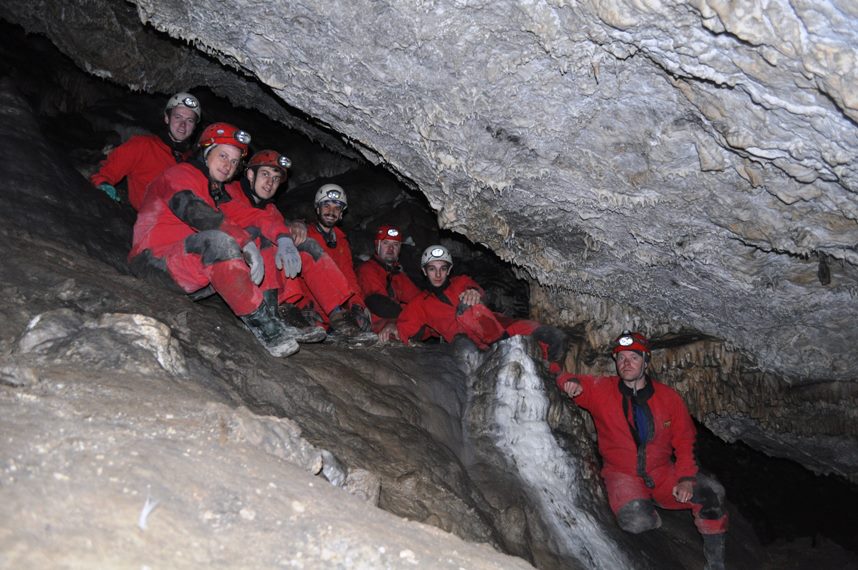 A Gyilkostó Adventure Egyesület 2005-ben alakult, néhány lelkes fiatal kezdeményezésével. Jelenleg 18 tagja van, céljaik között szerepel különböző környezetvédelmi és természetvédelmi projektekben való részvétel és a hegyi turizmus népszerűsítése. 2006 februárjától az egyesület a Súgó-barlang Barlangtani Rezervátum gondnoka, majd 2010-től a Barlangos patak Helyi Érdekeltségű Természetvédelmi Terület gyámja, szoros együttmüködésben a terület gondnokával, a Tekerőpataki Közbirtokossággal. A terület védelme és felügyelete mellett, a Gyilkostó Adventure Egyesület aktívan részt vállal az ököturizmus és a kalandturizmus népszerűsítésében.
