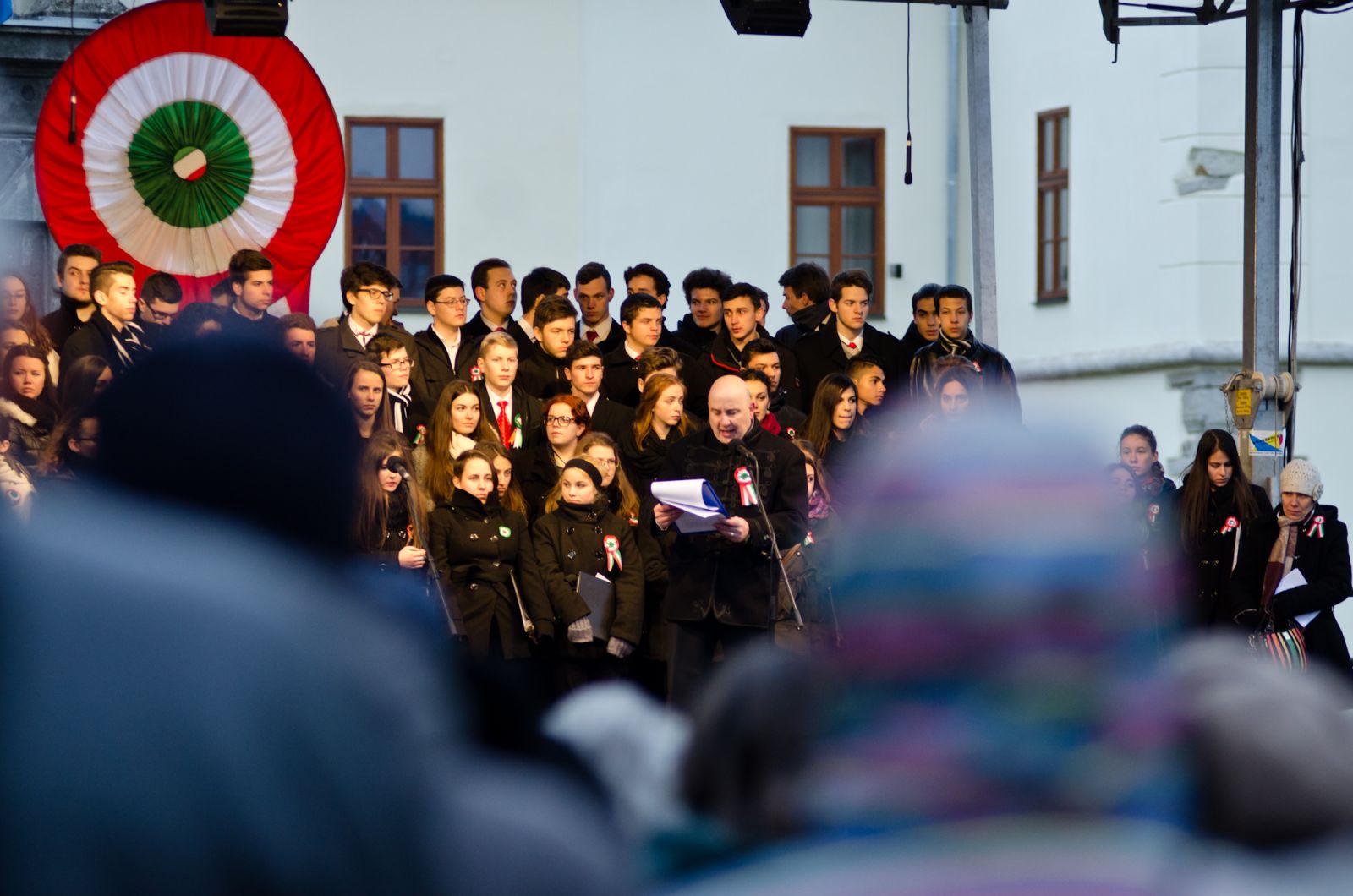 Ma, még mindig tart a szabadságharcunk: nem előjogokat, hanem csak a jogainkat kérjük, de nem a mások jogainak terhére – mondta a Csíkszereda városvezetése részéről felszólaló Fülöp Árpád Zoltán RMDSZ-es önkormányzati képviselő.
