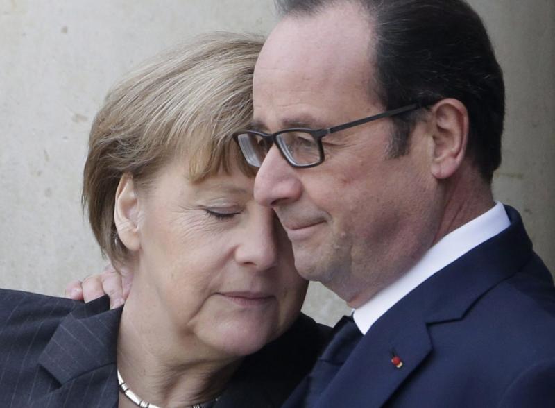 Francois Hollande francia államfő fogadja Angela Merkel német kancellár részvétnyilvánítását <h2 style=