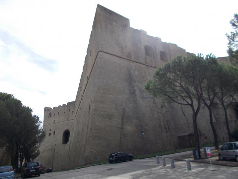 A San Elmo erőd komor falai