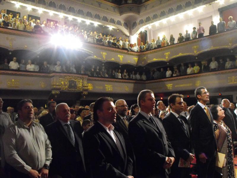 A nyitógála résztvevői elénekelték a magyar himnuszt