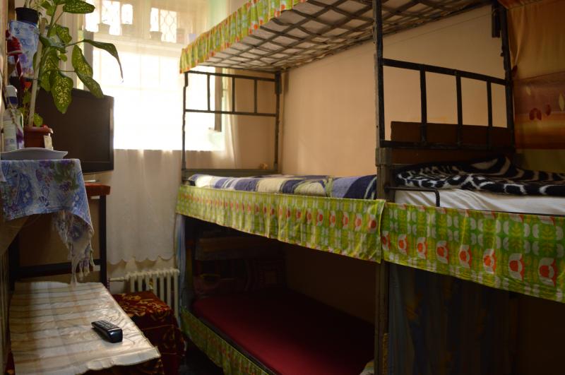 6 ágyas cella – rádió és tévé is van