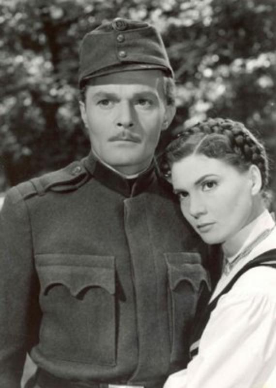 Az első igazi filmsiker: Bakaruhában (1957, Darvas Iván és Bara Margit) | forrás: mandarchiv.hu
